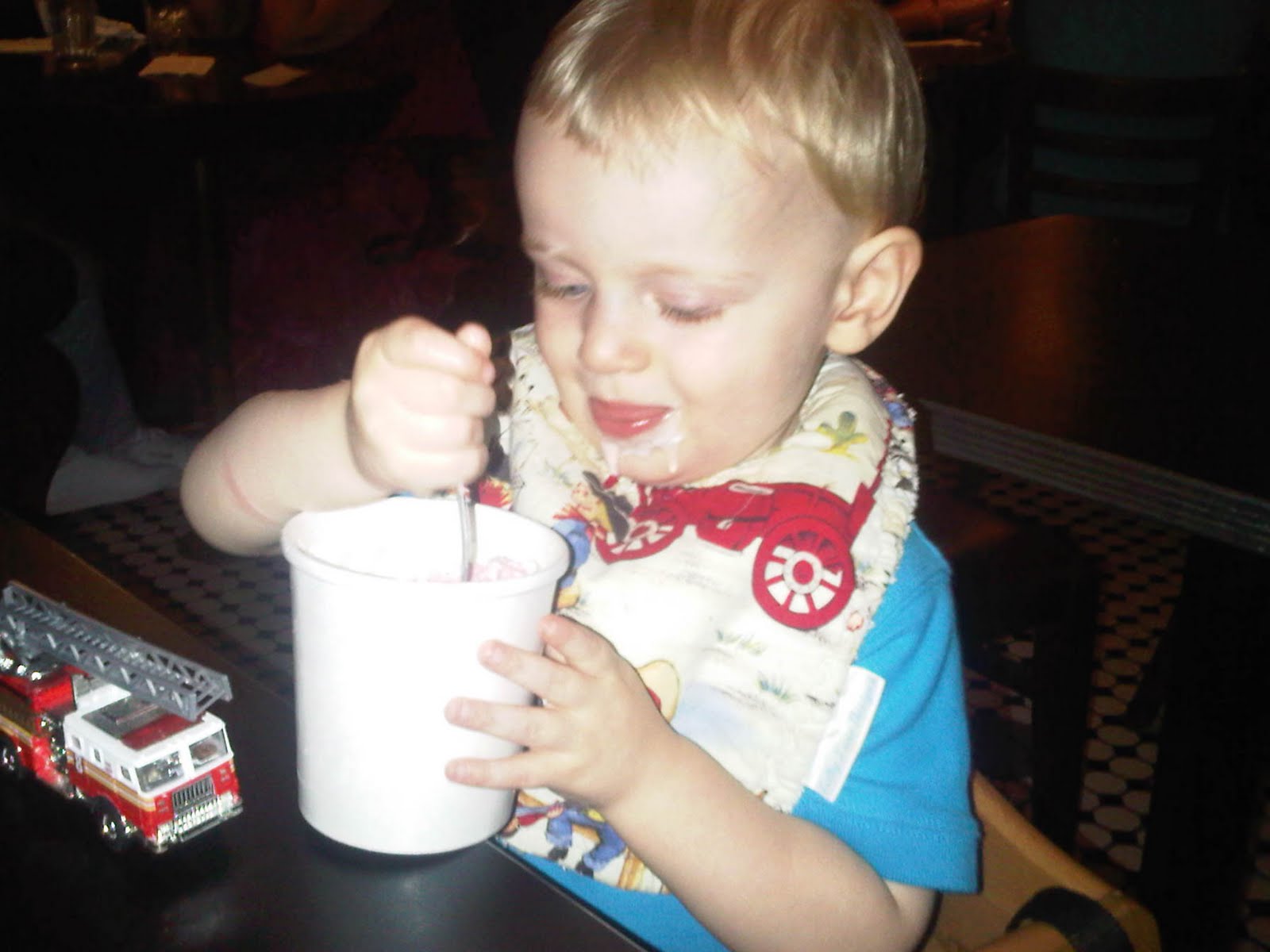 Strawbery ice cream with whipped cream