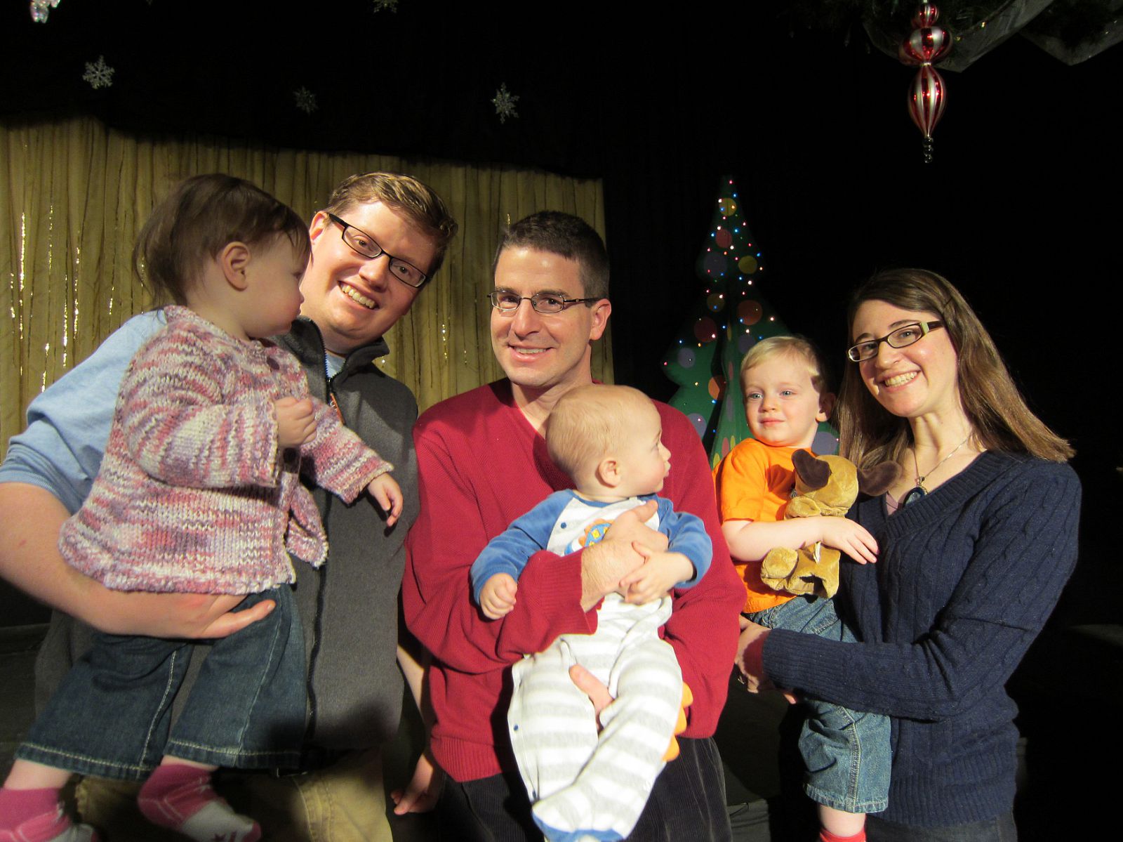 Priscilla's Pictures from Bob Kramer's Marionette Christmas Show