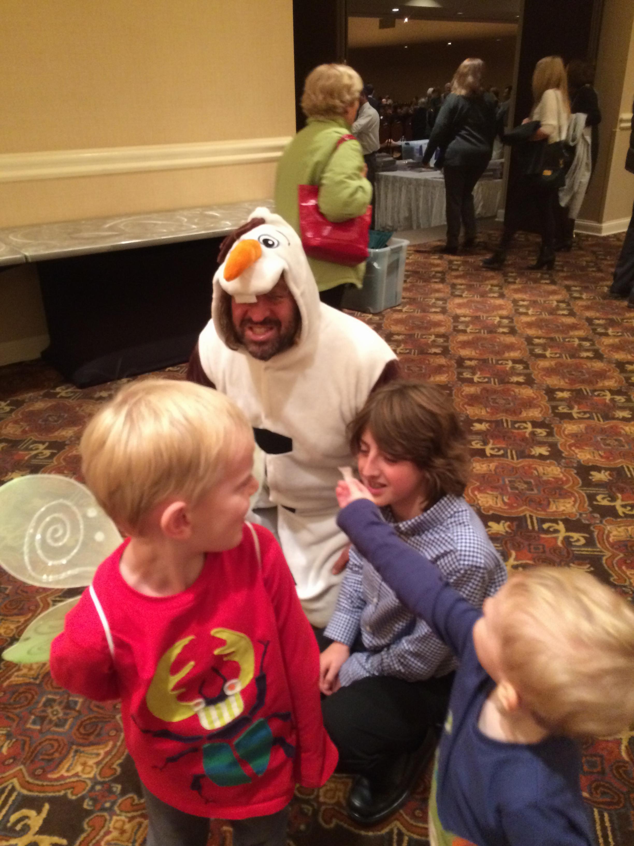 Rabbi randy dressed as Olaf for a frozen Yom Kippur