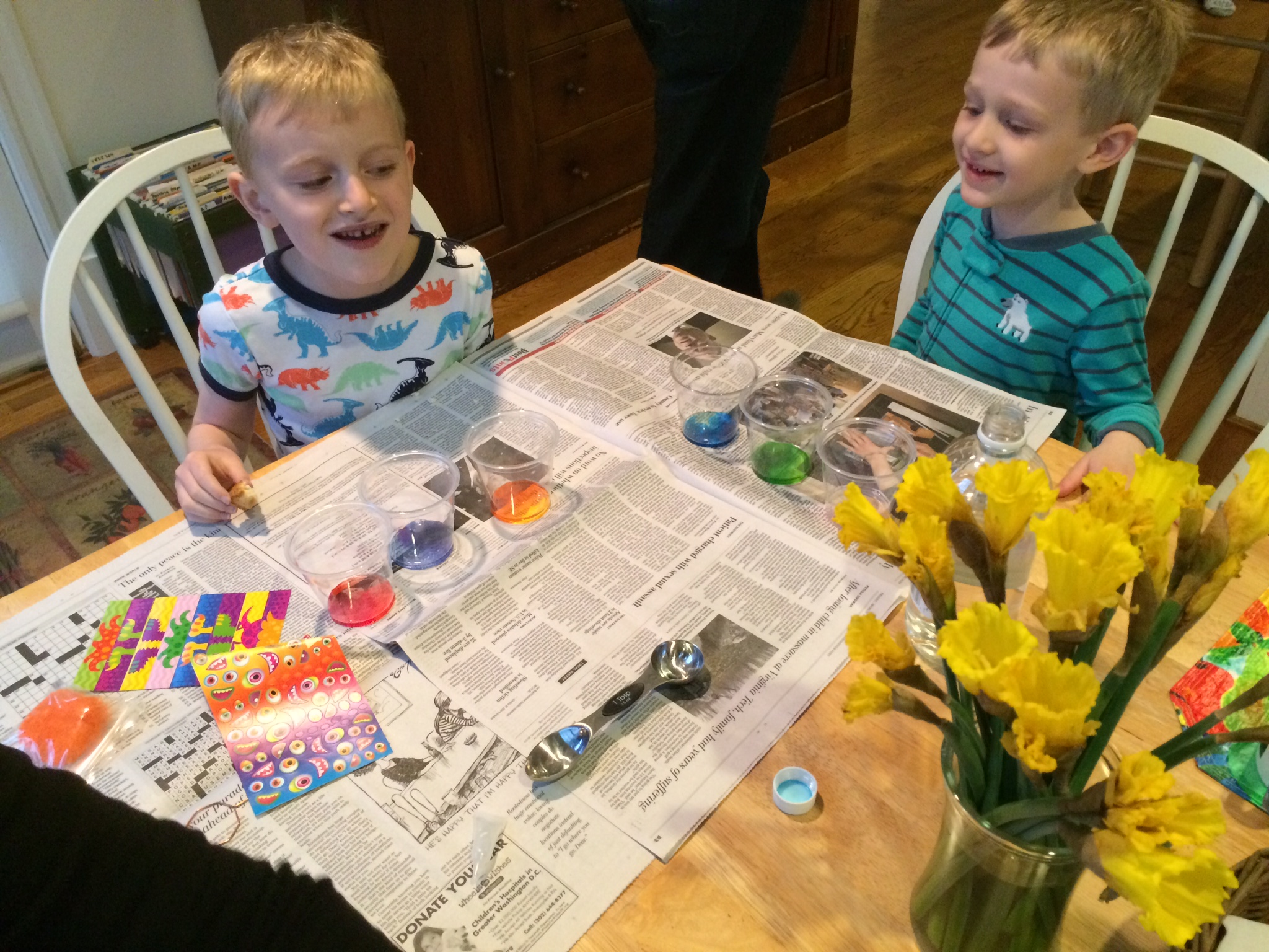 Easter egg dying