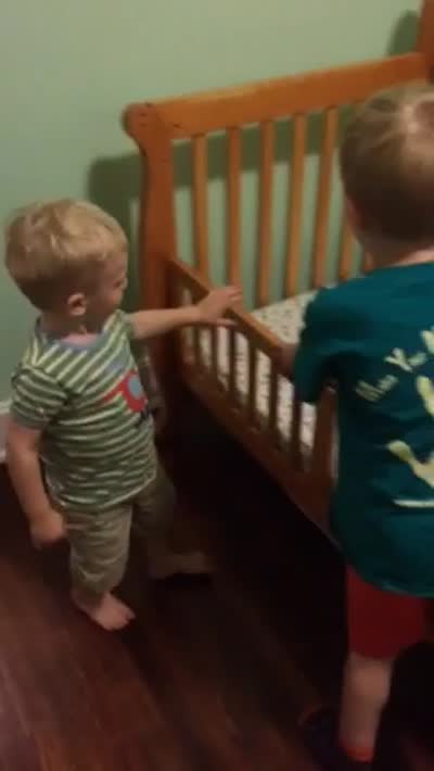 First time seeing big boy bed